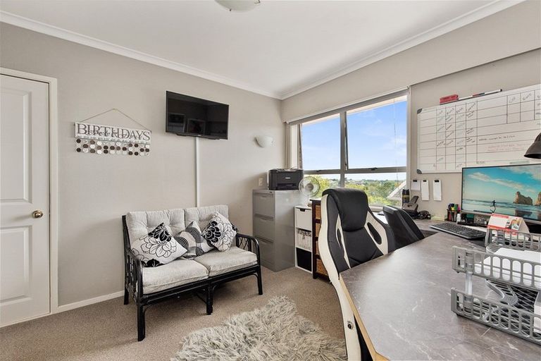 Photo of property in 25 Russleigh Drive, Dinsdale, Hamilton, 3204