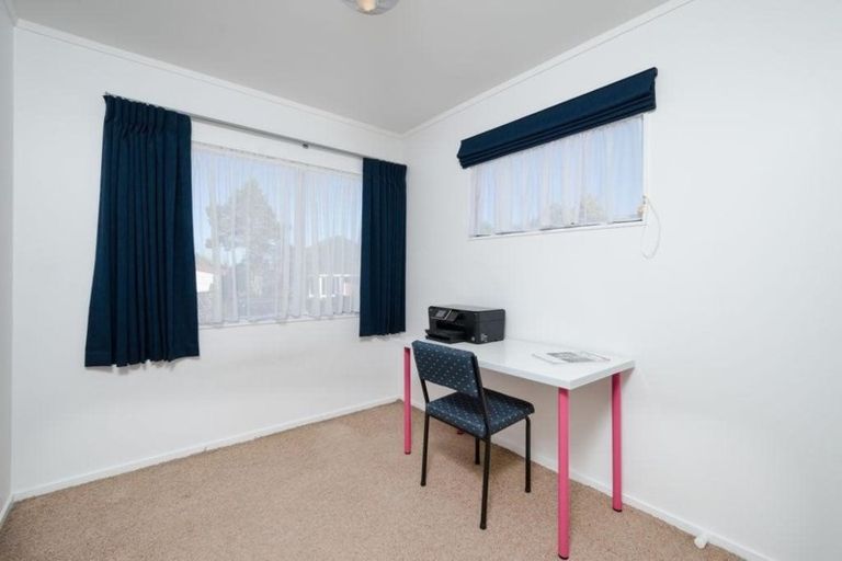 Photo of property in 204b Edmonton Road, Te Atatu South, Auckland, 0610