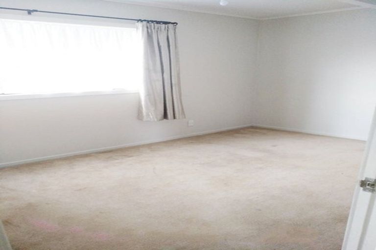 Photo of property in 20b Roberts Road, Te Atatu South, Auckland, 0610