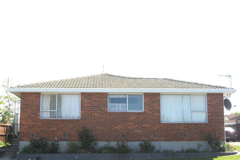 Photo of property in 2/3 James Condon Place, Redwood, Christchurch, 8051