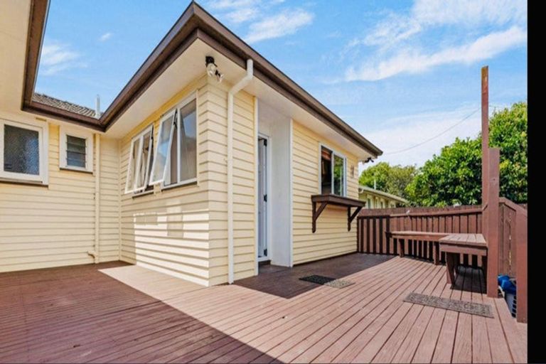 Photo of property in 9 Mcentee Street, Papakura, 2110