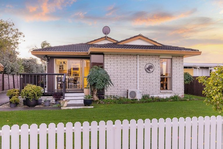 Photo of property in 19b Pine Road, Orewa, 0931