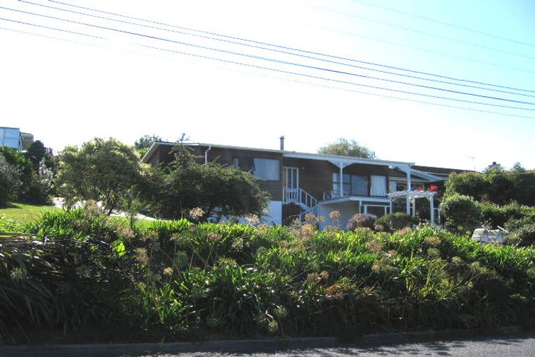 Photo of property in 1/94 Hebron Road, Waiake, Auckland, 0630