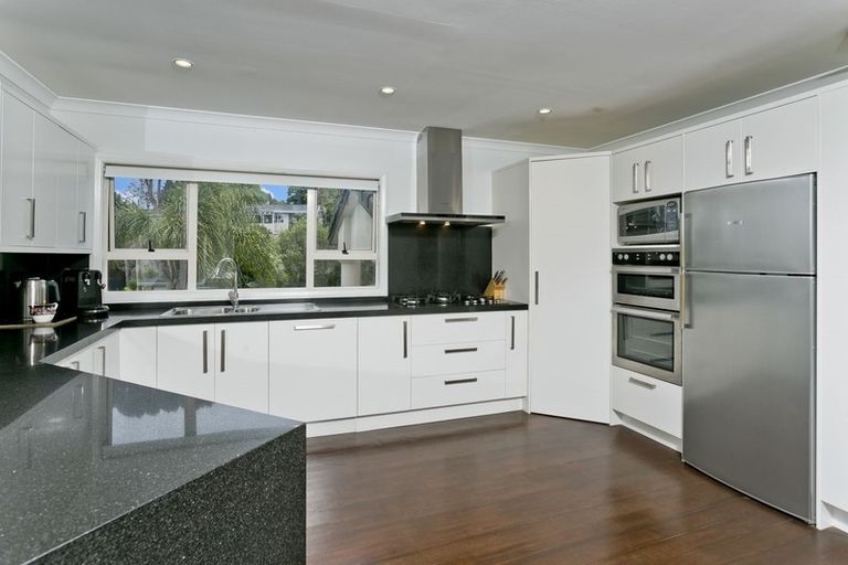 Photo of property in 9 Falstone Lane, Browns Bay, Auckland, 0630