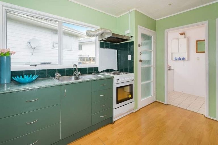 Photo of property in 5 Santiago Crescent, Unsworth Heights, Auckland, 0632