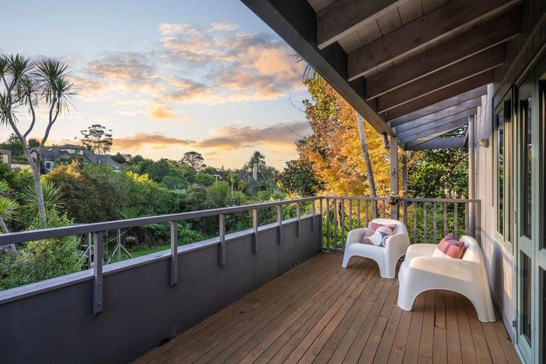 Photo of property in 6 Tree Fern Trail, Campbells Bay, Auckland, 0630