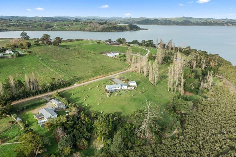 Photo of property in 86 Matakohe Wharf Road, Matakohe, 0593