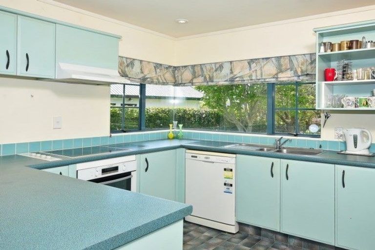 Photo of property in 6 Halcione Close, Flagstaff, Hamilton, 3210