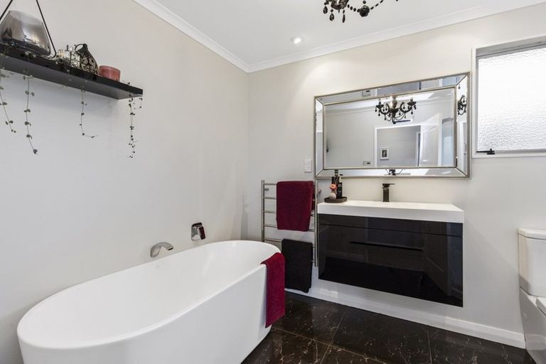 Photo of property in 12 Mossburn Grove, Kelson, Lower Hutt, 5010