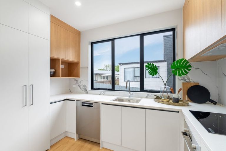 Photo of property in 6/2 Flaunty Place, West Harbour, Auckland, 0618