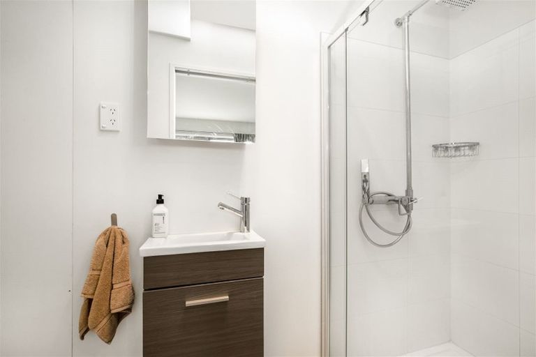 Photo of property in 31/11 Ray Small Drive, Papakura, 2110