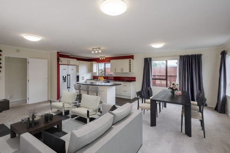 Photo of property in 4 Graham Grove, Waikanae, 5036