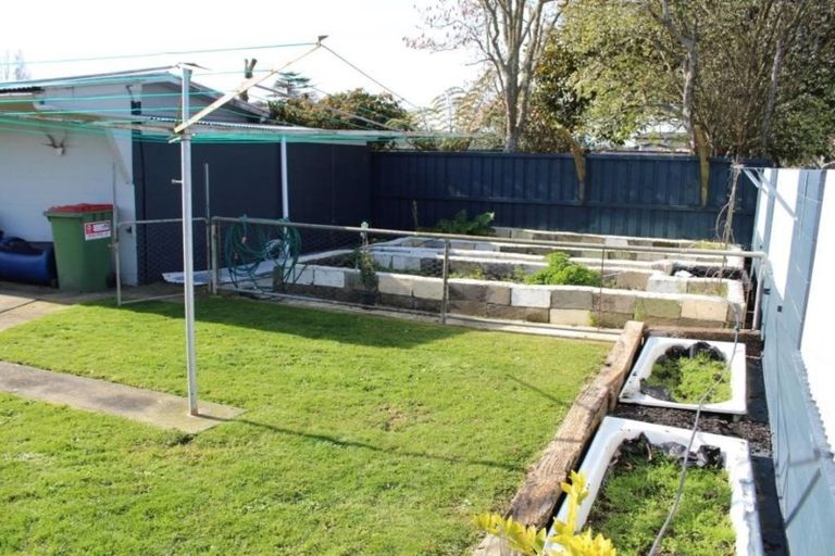 Photo of property in 8 Vardon Road, St Andrews, Hamilton, 3200