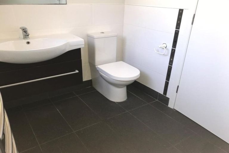 Photo of property in 10 Union Street, Merrilands, New Plymouth, 4312