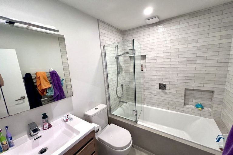 Photo of property in 1/7 Gordon Avenue, Forrest Hill, Auckland, 0620