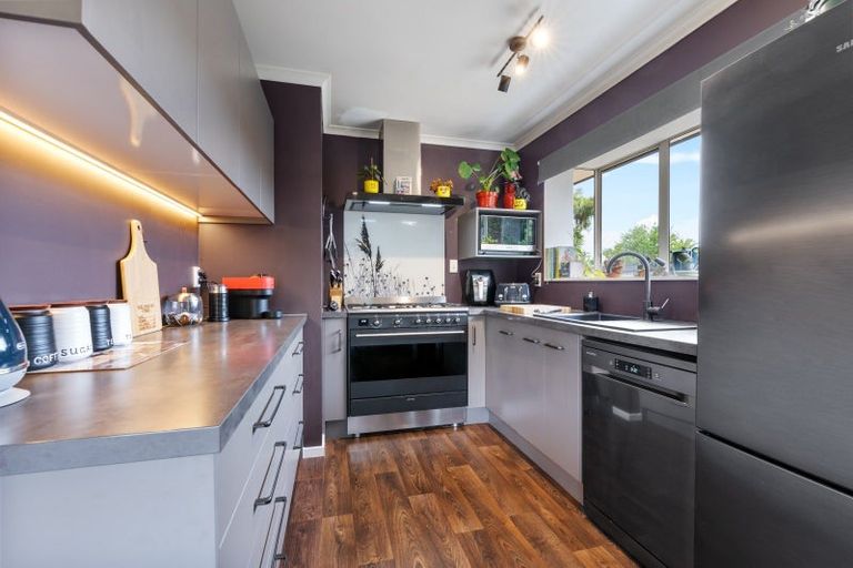 Photo of property in 25b Welsford Street, Woodend, 7610