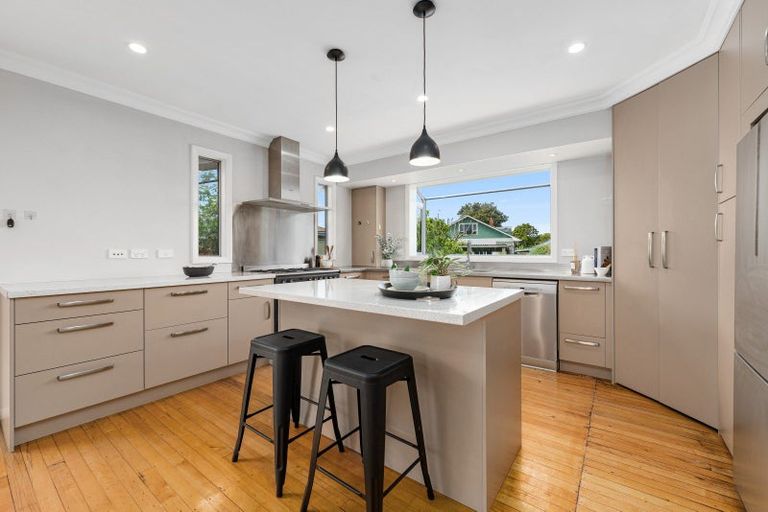 Photo of property in 4 Marsden Place, Awapuni, Palmerston North, 4412