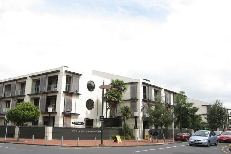 Photo of property in Latitude 37 East Apartments, 1j/20 Pakenham Street East, Auckland Central, Auckland, 1010