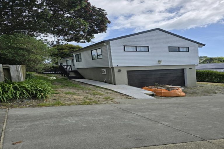 Photo of property in 1/20 Knightsbridge Drive, Forrest Hill, Auckland, 0620