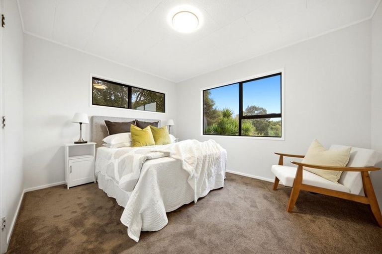 Photo of property in 40 Holmes Drive South, Massey, Auckland, 0614