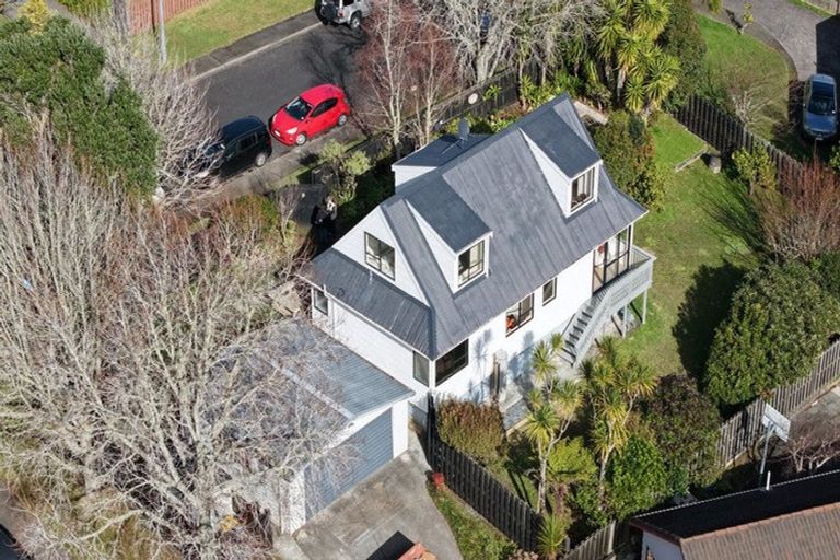 Photo of property in 2 Glendawn Place, Bayview, Auckland, 0629