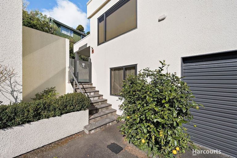 Photo of property in 2/14 Duncan Street, Tawa, Wellington, 5028