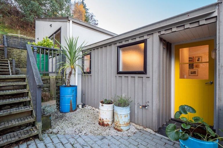 Photo of property in 5b Wye Place, Fernhill, Queenstown, 9300