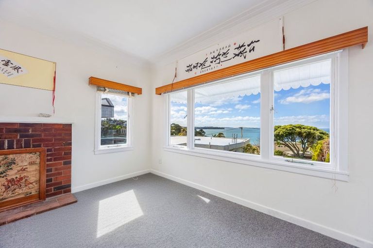 Photo of property in 2/48 Churchill Road, Murrays Bay, Auckland, 0630