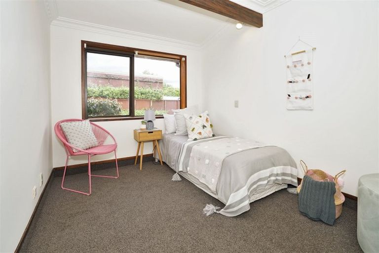 Photo of property in 23 Kensington Place, Fairfield, Hamilton, 3214