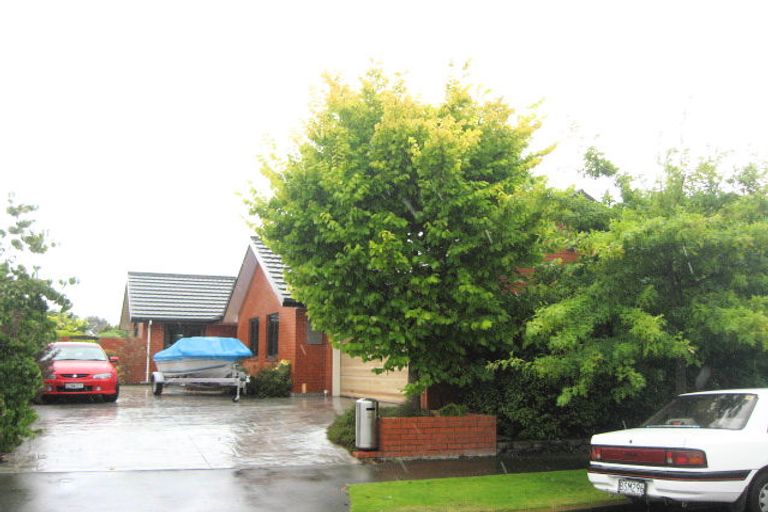 Photo of property in 23 Sutton Place, Dallington, Christchurch, 8061
