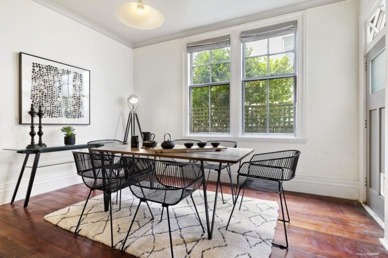 Photo of property in 33a Hobson Crescent, Thorndon, Wellington, 6011