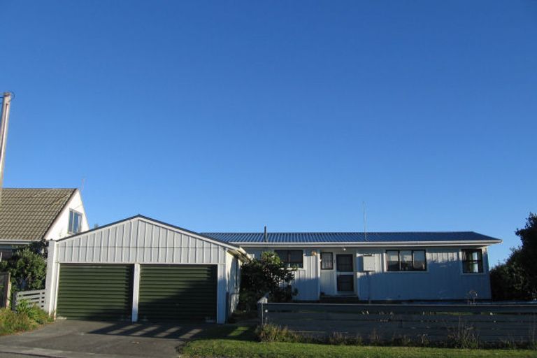 Photo of property in 1 Marine Parade, Otaki Beach, Otaki, 5512