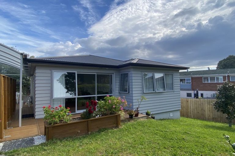 Photo of property in 17a Knightsbridge Drive, Forrest Hill, Auckland, 0620