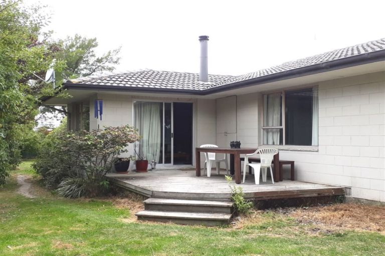 Photo of property in 16 Watson Place, Rangiora, 7400