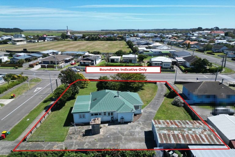 Photo of property in 19 Johnston Street, Foxton, 4814