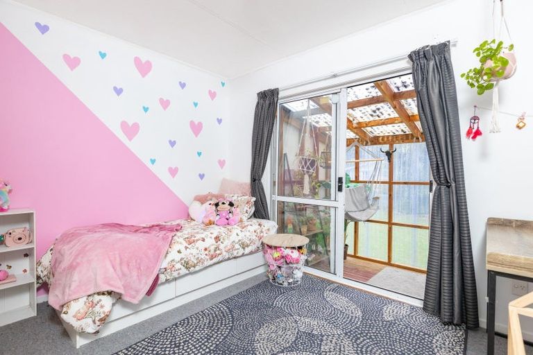 Photo of property in 19 Hardie Grove, Featherston, 5710