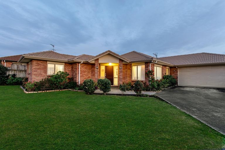 Photo of property in 4 Maadi Place, Papakura, 2110