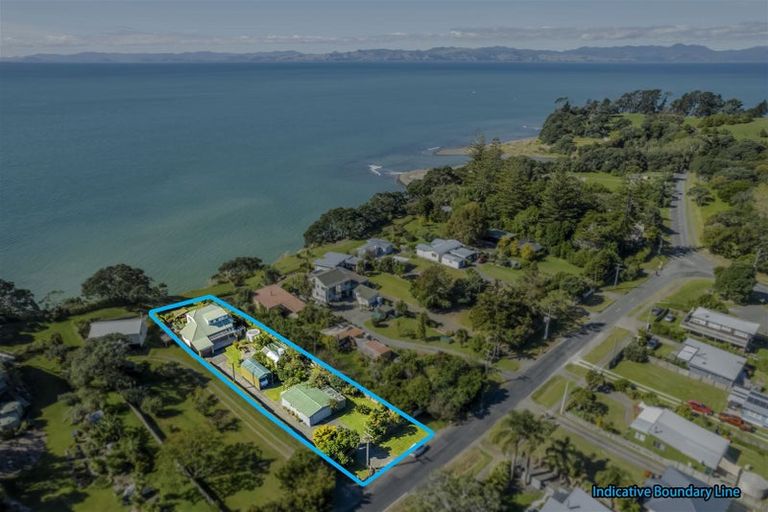 Photo of property in 63 Howard Road, Orere Point, Papakura, 2585
