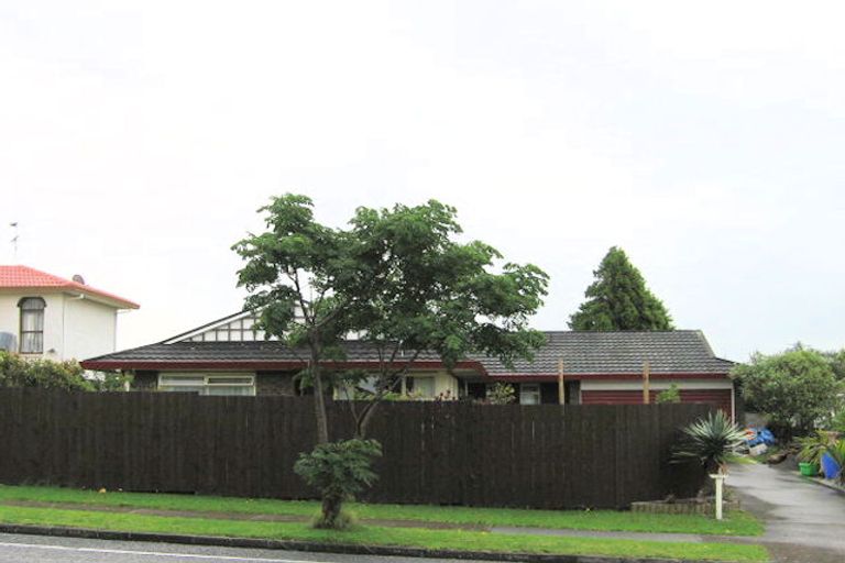 Photo of property in 31 Prince Regent Drive, Half Moon Bay, Auckland, 2012