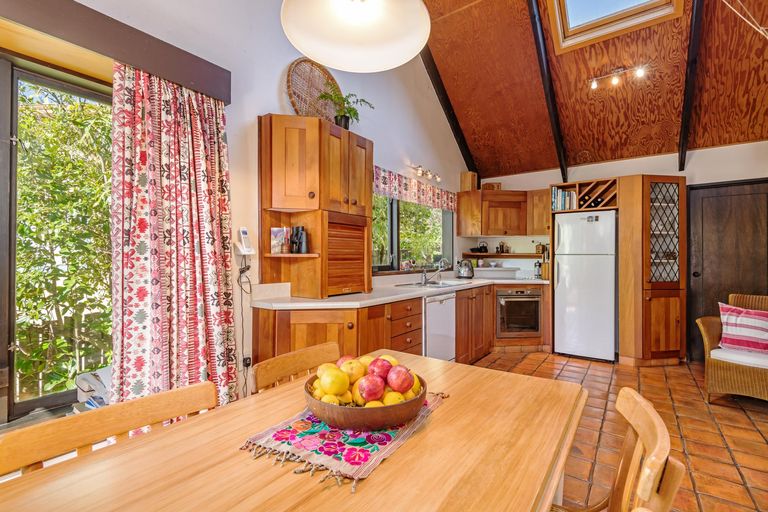 Photo of property in 36 Clifton Terrace, Fitzherbert, Palmerston North, 4410