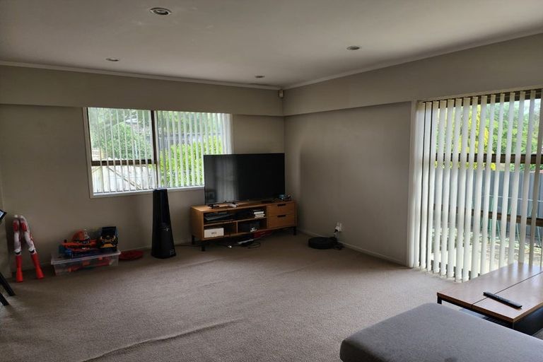 Photo of property in 1/133 Glenmore Road, Sunnyhills, Auckland, 2010