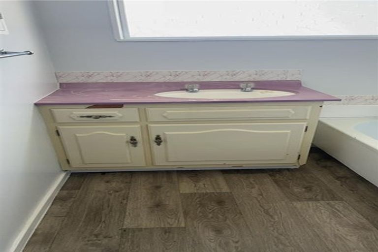 Photo of property in 28 Heather Street, Levin, 5510