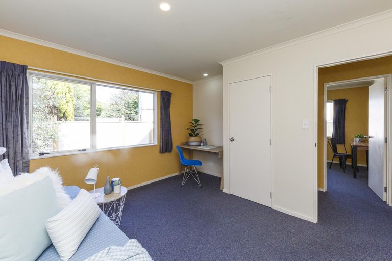 Photo of property in 23b Dorset Crescent, Hokowhitu, Palmerston North, 4410
