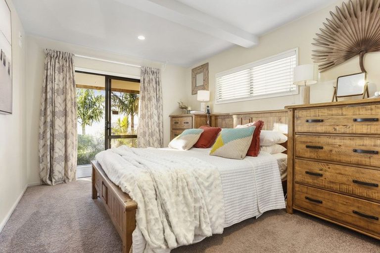 Photo of property in 64 Vipond Road, Stanmore Bay, Whangaparaoa, 0932