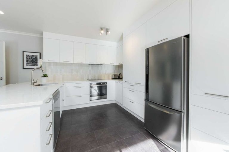 Photo of property in 3/86 Kauri Road, Birkenhead, Auckland, 0626