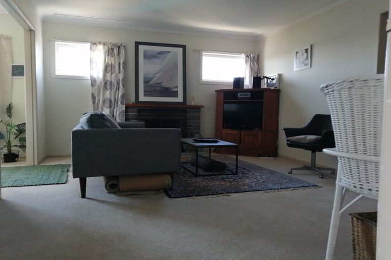 Photo of property in 1/31 Becroft Drive, Forrest Hill, Auckland, 0620