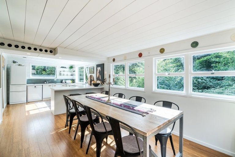 Photo of property in 4 Glenbush Place, Birkenhead, Auckland, 0626