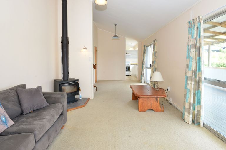 Photo of property in 56 Sun Valley, Hatfields Beach, Orewa, 0931