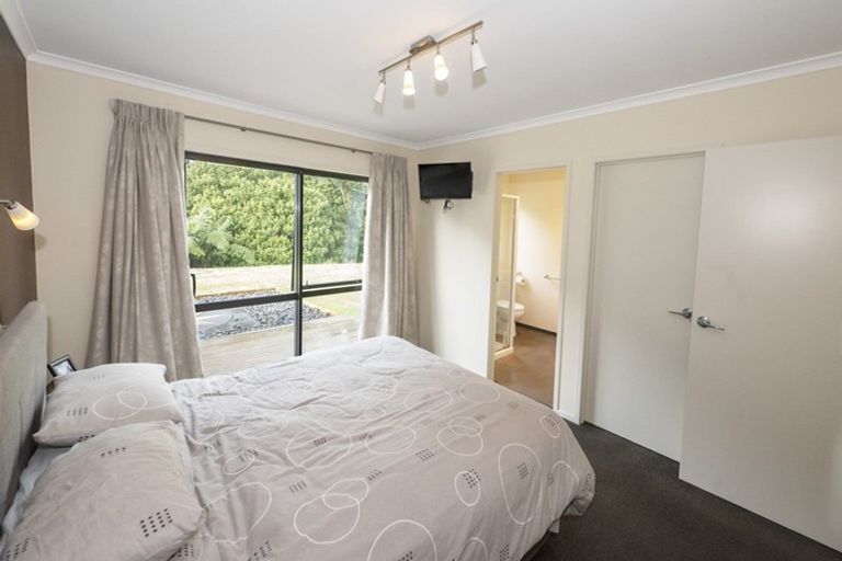 Photo of property in 8 Dunbar Place, Highlands Park, New Plymouth, 4312