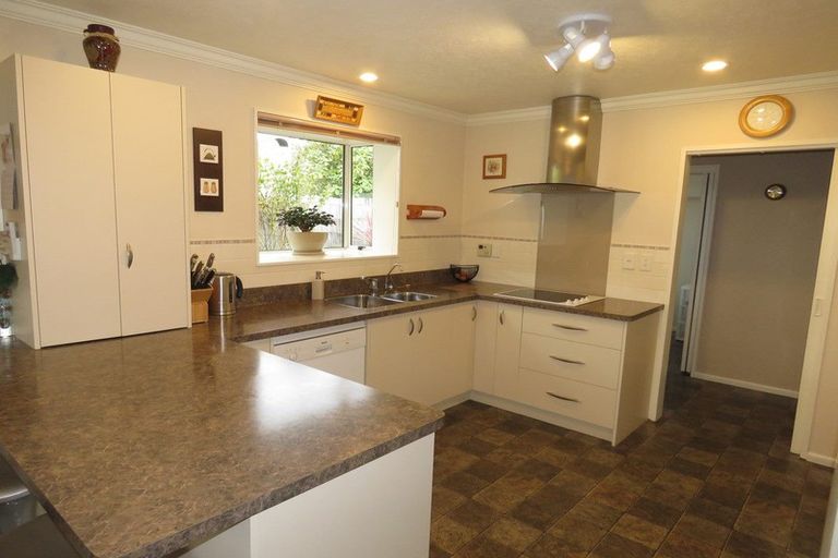 Photo of property in 51 Vogel Place, Waikiwi, Invercargill, 9810